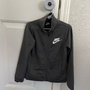 Size 6. Boys. Nike. Gray Zip jacket. Gently used.